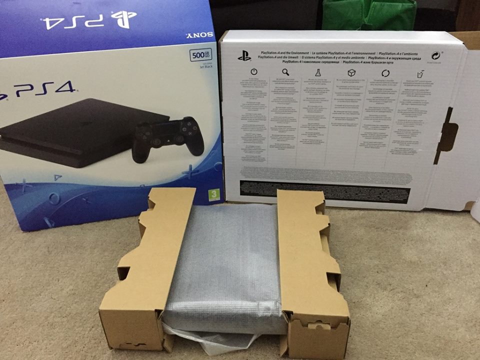 ps4 slim 1